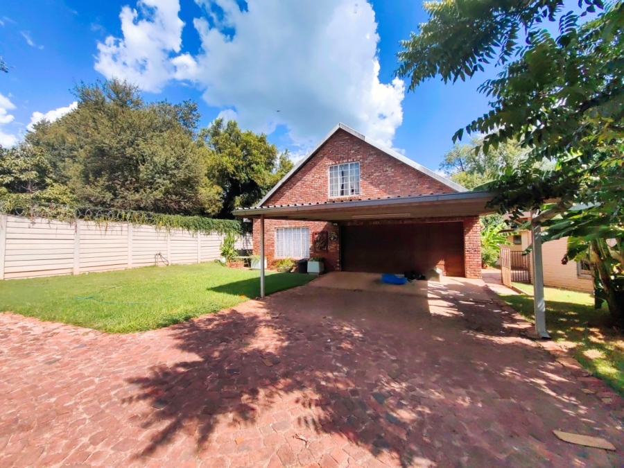 8 Bedroom Property for Sale in Potchefstroom Rural North West